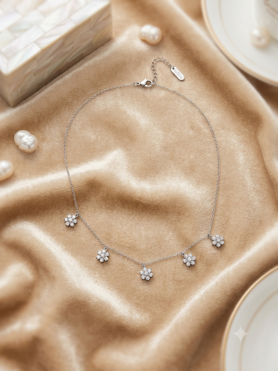 Silver crystal flower necklace ￼