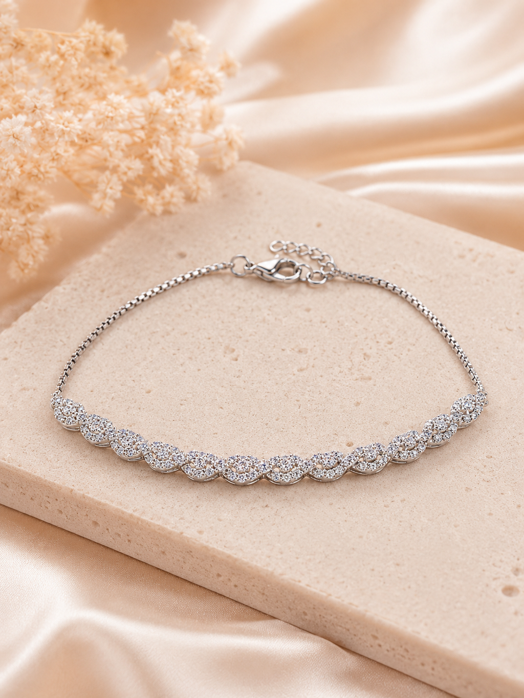 Tennis bracelet