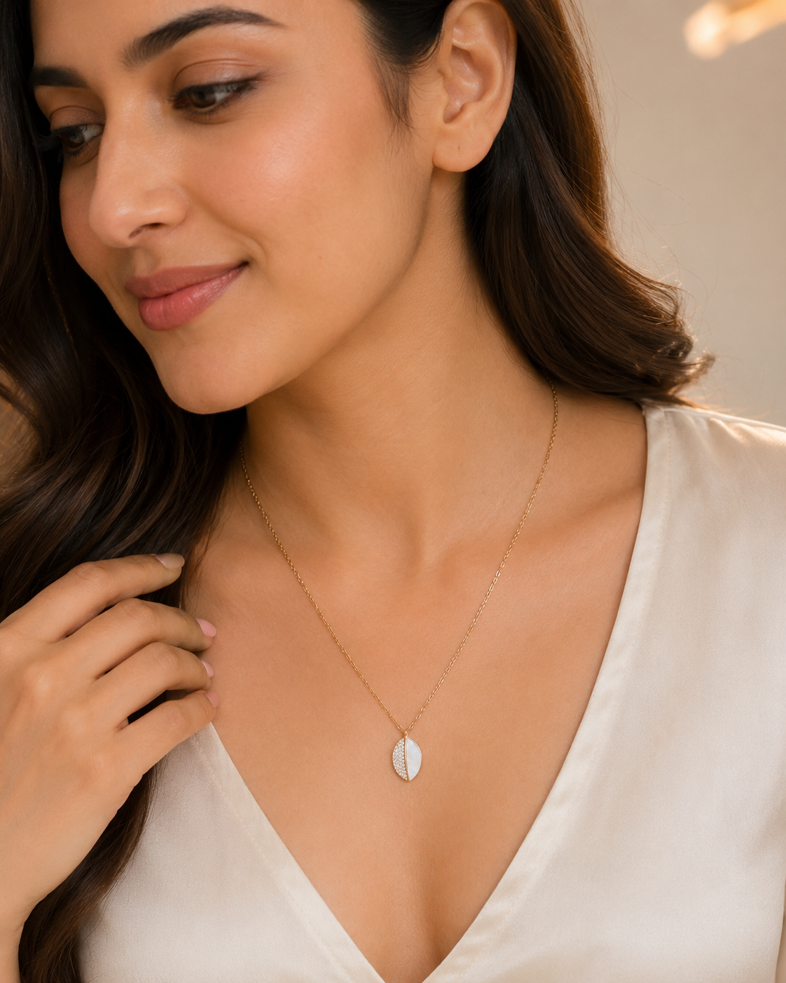 Rose gold mother of pearl and crystal leaf pendant necklace ￼