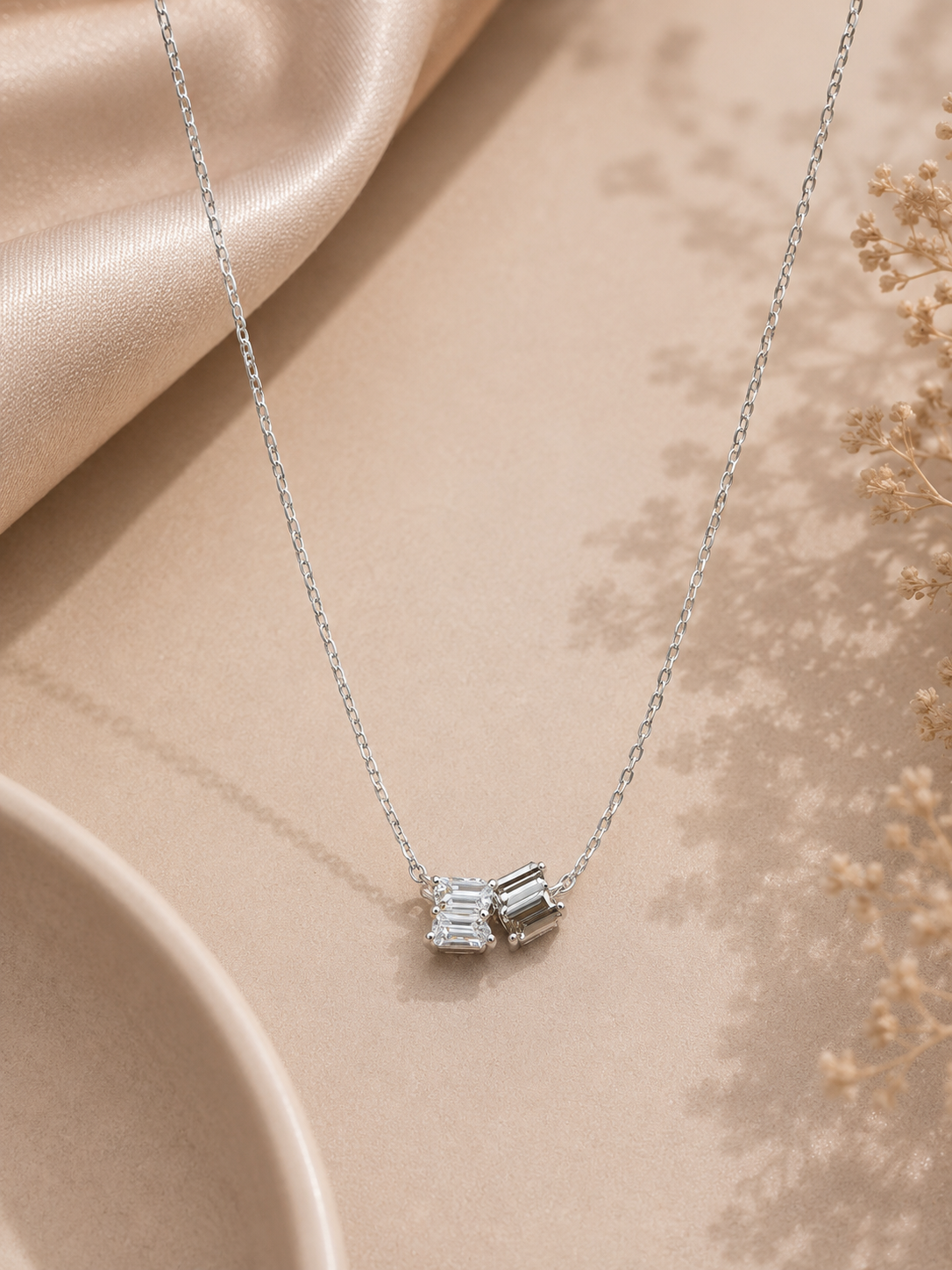 Duo pendant necklace