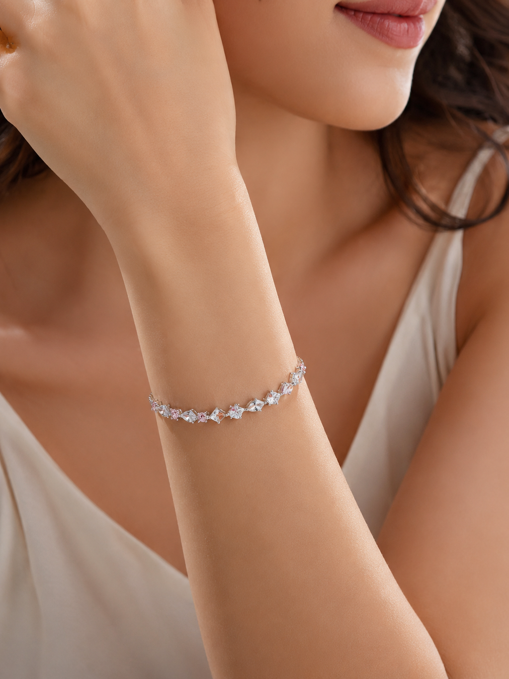 Mixed cut tennis bracelet