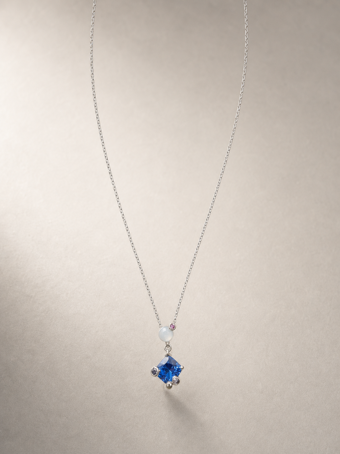 Blue sapphire inspired pendant necklace