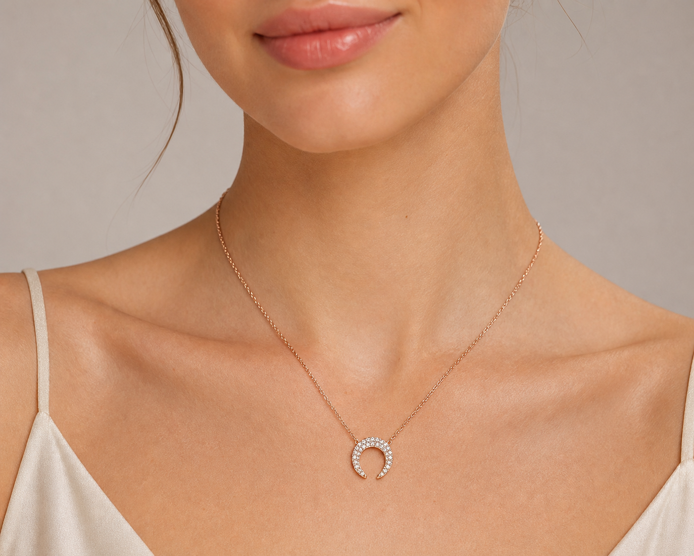 Rose gold horseshoe necklace